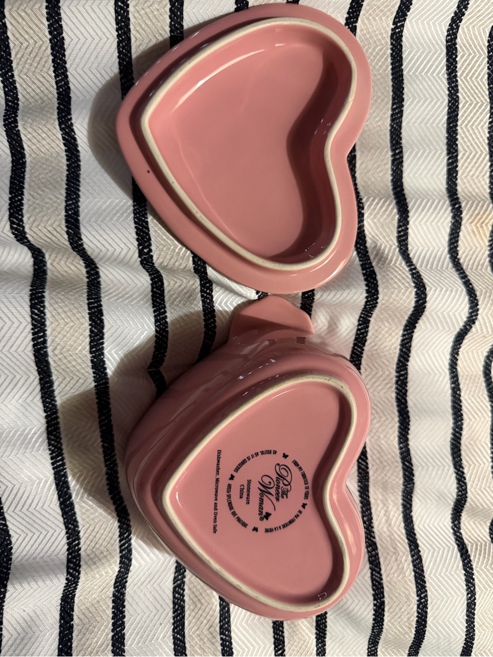 The Pioneer Woman Pink Heart Ceramic holder